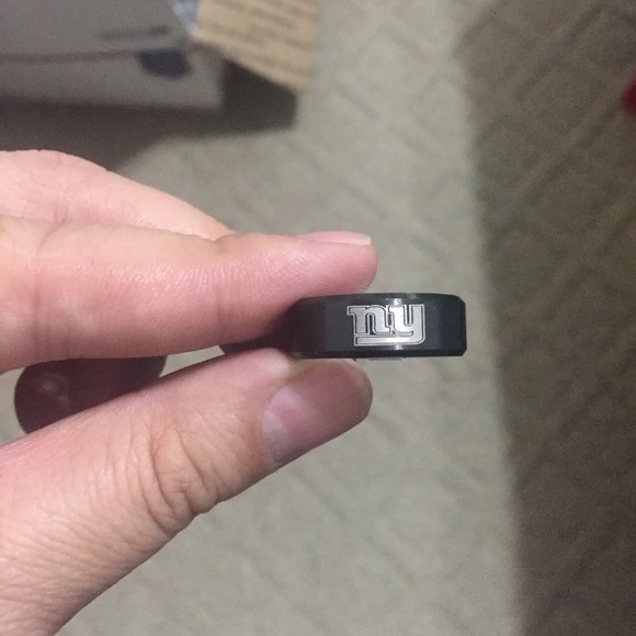 New York Giants Black Stainless Steel Ring - Picture 3 of 3